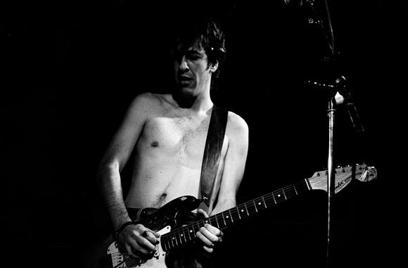 A guide to every guitarist who's played with the Red Hot Chili Peppers ...