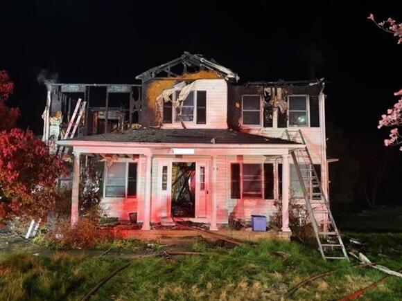 Virginia Fire Engulfs Vacant Home In Leesburg As Crews Battle Blaze ...
