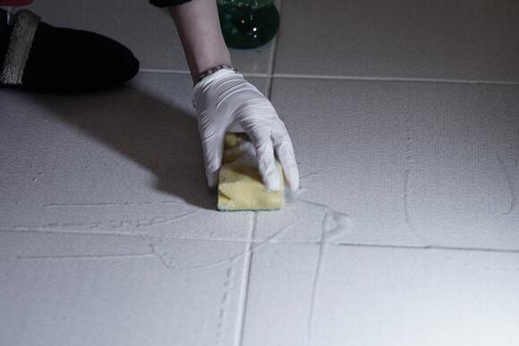 Homemade Baking Soda and Peroxide Mix Lifts Built-Up Grime From Tile ...