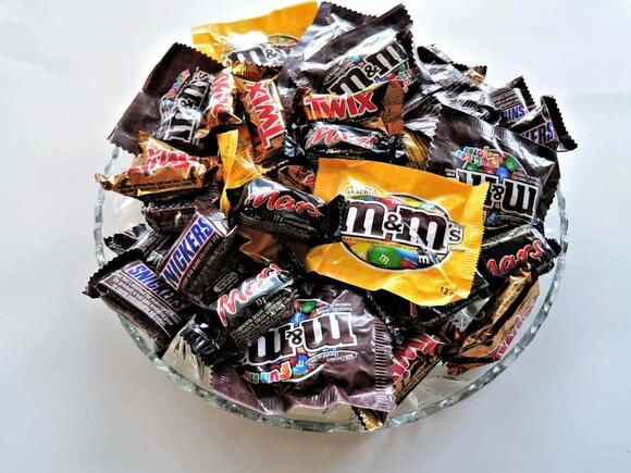 These Halloween Candies Take Me Right Back to Trick or Treating and ...