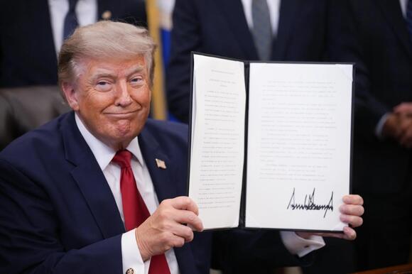 Poll: Voters want Congress to be a check on Trump, trust Democrats more on issues