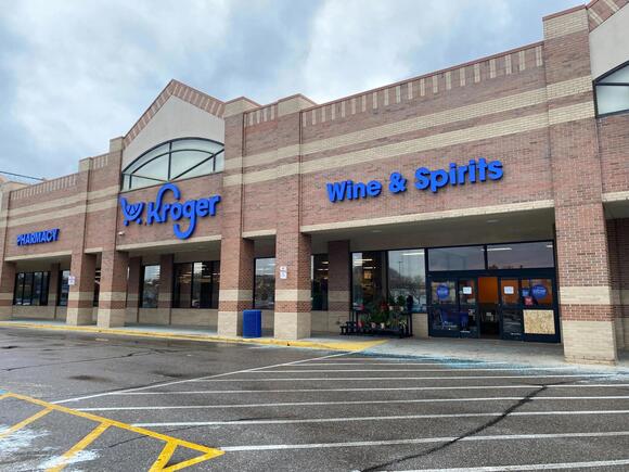 Suspect arrested after Salvation Army bell ringer is shot and killed at ...