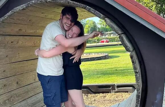 Who is RJ Mitte’s fiancée? Everything to know about the actor’s ...