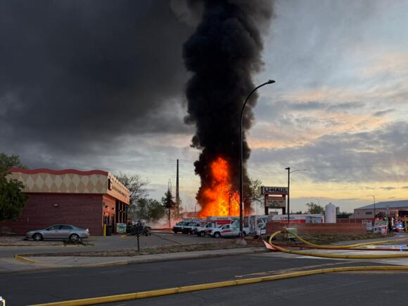 1 person dies after tanker truck crashes, catches fire on S. Santa Fe ...