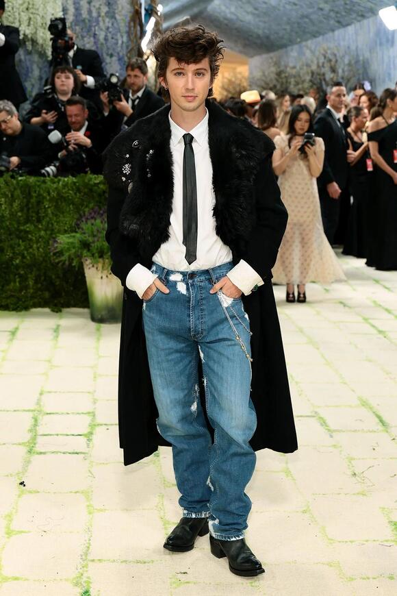 Celebrities in Prada at the 2026 Met Gala - NewsBreak