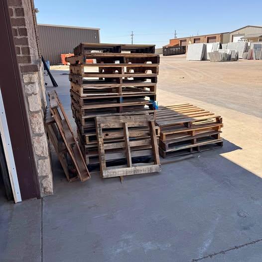 🎁 Freebies Up for Grabs in Lubbock — From Pallets to Plush Toys - NewsBreak
