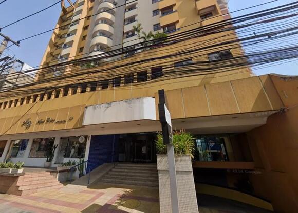 OnlyFans star horror as porn actress Anna Polly plunges from balcony of  hotel room 'where she was filming threesome' - NewsBreak