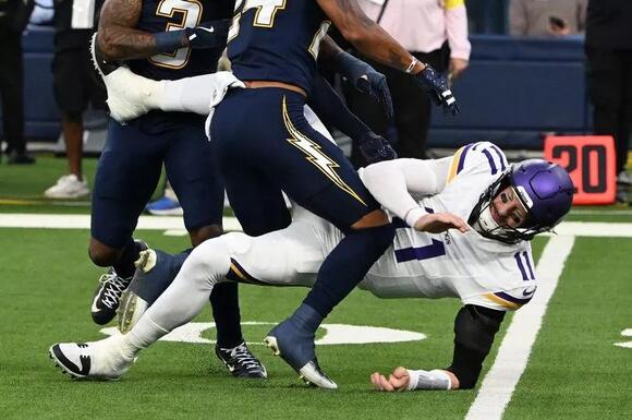 Carson Wentz makes NFL retirement decision after crushing Vikings ...