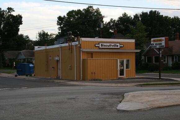 5 Breakfast Chains Americans Argue Over: Which One Is Your Favourite ...