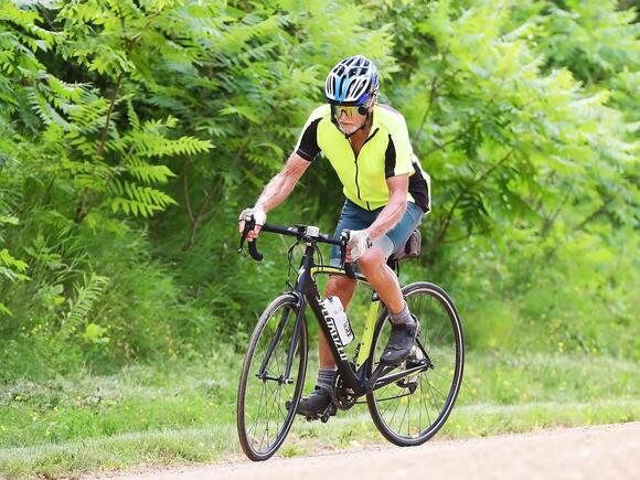 Bike mileage accelerating for EP’s Tom Anderson - NewsBreak
