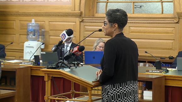 Các lãnh đạo KCK thúc đẩy việc giành quyền bỏ phiếu trong hội đồng quản lý sân vận động Chiefs - NewsBreak