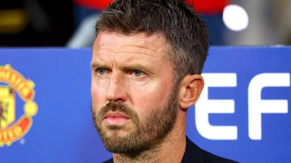 Gary Lineker and Alan Shearer Agree on Carrick Future After Man Utd Thrashed by Como