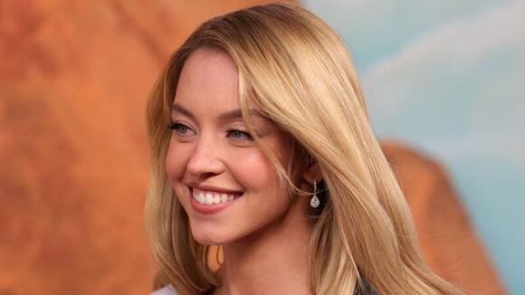 Sydney Sweeney Jumps Up-And-Down In Slow-Mo Wearing Tiny Swimsuit For ' Euphoria' Season 3 Preview [VIDEO + PHOTOS] - NewsBreak