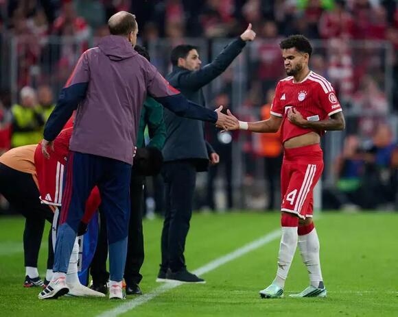 Bayern coach Kompany doesn't expect long Díaz and Kim absence