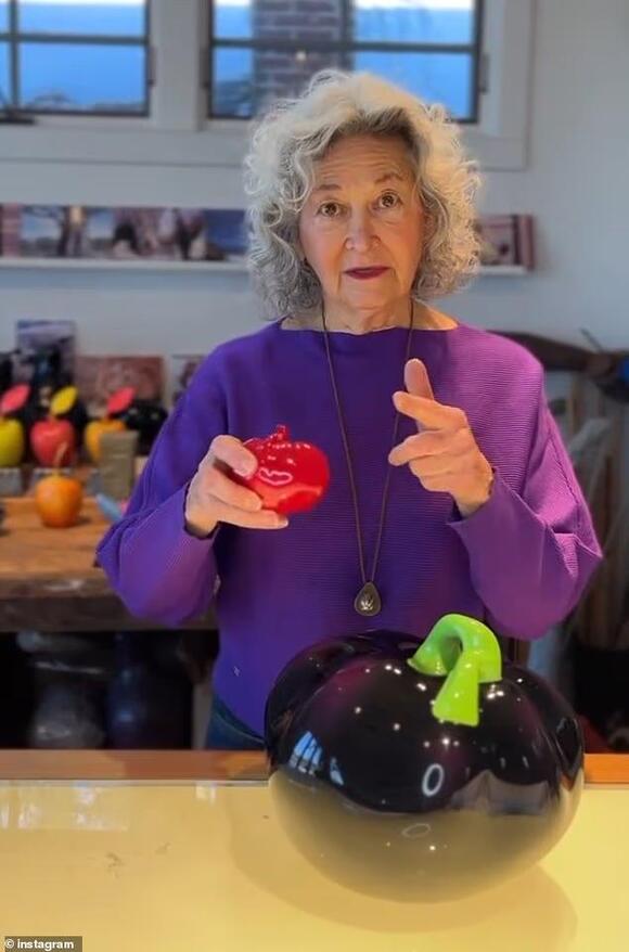 Maryland town erupts over 'suggestive' peach and eggplant statues ...
