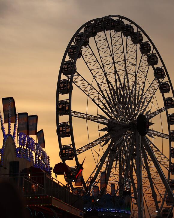 Multiple Carnival Rides Getting Stuck At Rodeo Houston 2026 - NewsBreak
