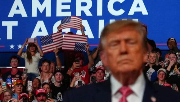Trump's approval rating reaches new low despite midterm campaign push