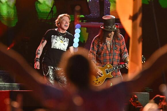 Where to See Guns N' Roses Legend Slash on His 2027 World Tour - NewsBreak