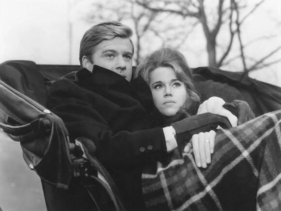 Jane Fonda says she 'can't stop crying' after Robert Redford's death -  NewsBreak