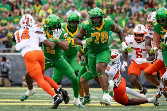 Oregon Ducks Eye CFP Title With Top-Ranked Offensive Line Unit - NewsBreak