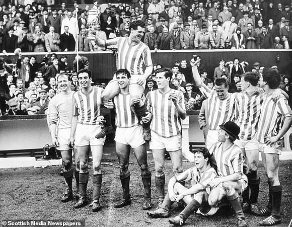Rangers confirm the death of legendary winger Davie Wilson at the age ...