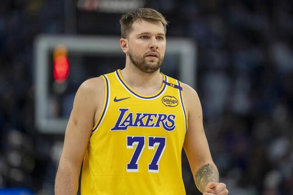 Lakers Legend Magic Johnson Issues Bold Challenge to Luka Dončić, Makes  Expectations for L.A. Superstar Crystal Clear - NewsBreak