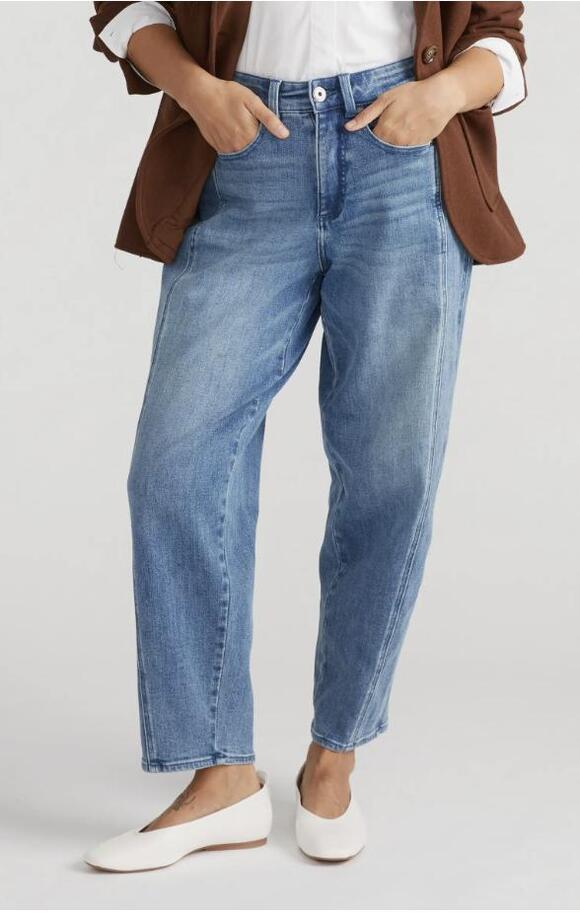 I’m a Chicago Stylist, and These Are the Only Jeans That Stop the ...