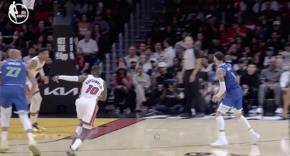 ESPN announcers incredulous over non-call - NewsBreak