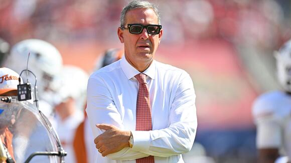 Texas AD defends Longhorns as pressure mounts on Arch Manning, Steve ...