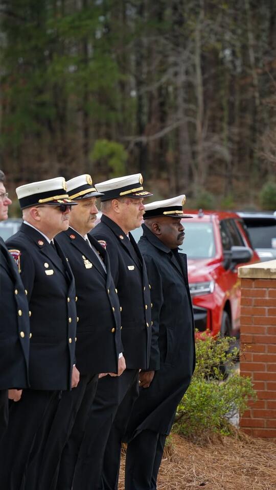 Firefighter Stephen Reeves honored with full service - NewsBreak