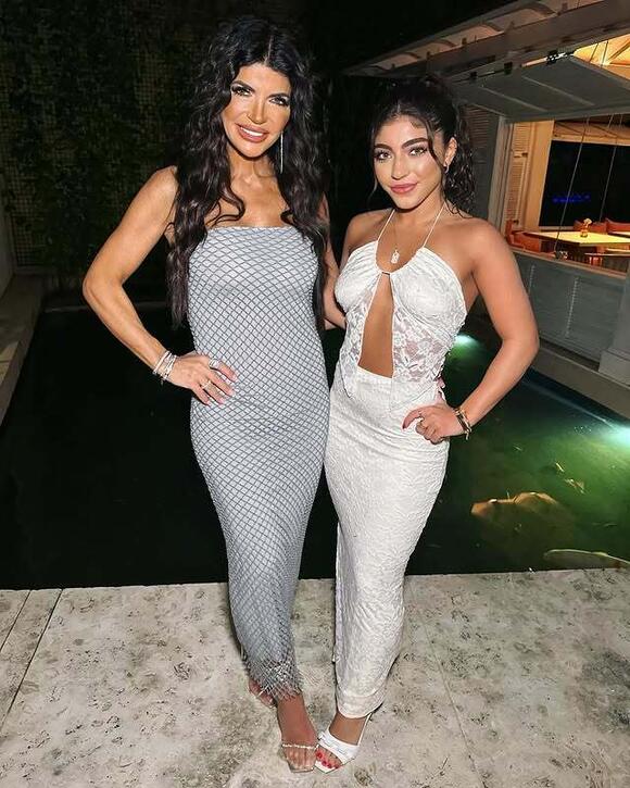 Teresa Giudice’s Daughter Gia Had 7 Run-Ins With Police Before Sister ...
