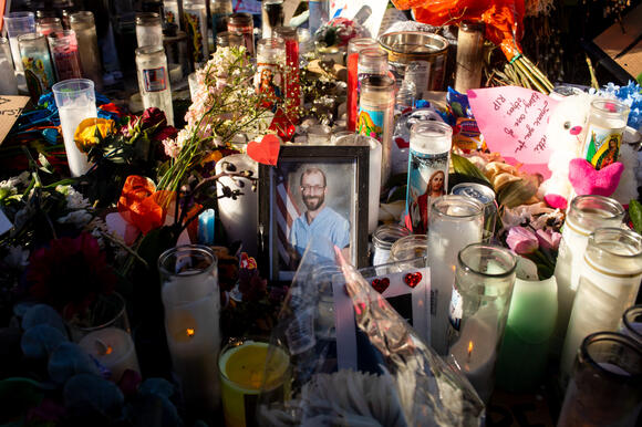Two CBP agents identified in Alex Pretti shooting - NewsBreak