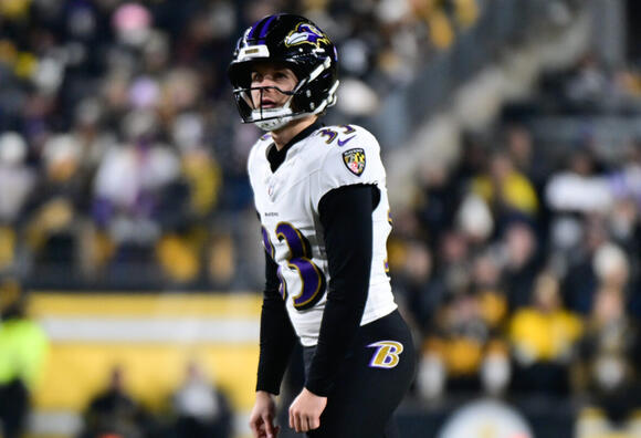 WATCH: Chris Boswell Consoles Tyler Loop after Missed Field Goal ...