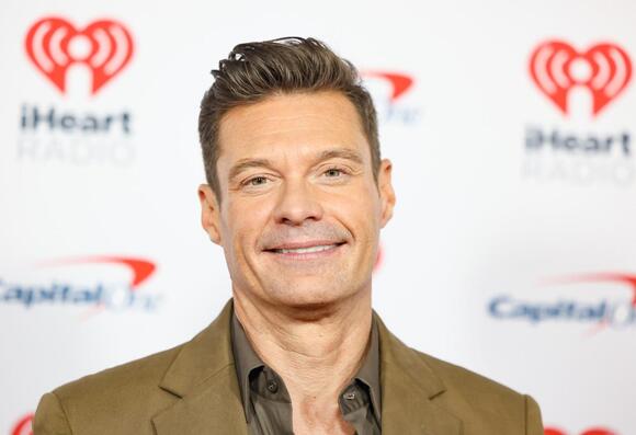 Ryan Seacrest’s Shirtless Photo Sparks Bizarre Comments About His Body ...