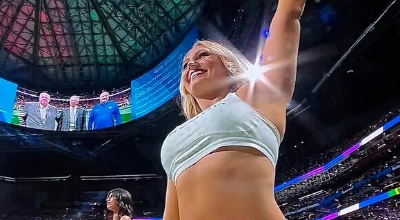 ESPN Cameraman “Knew What He Was Doing” As He Captured Risky Angle Of Oregon Cheerleader During Peach Bowl - NewsBreak