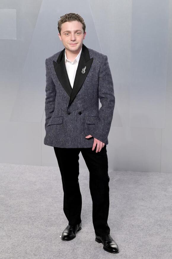‘Hacks’ Actor Jake Shane Undergoes Drastic Body Transformation - NewsBreak