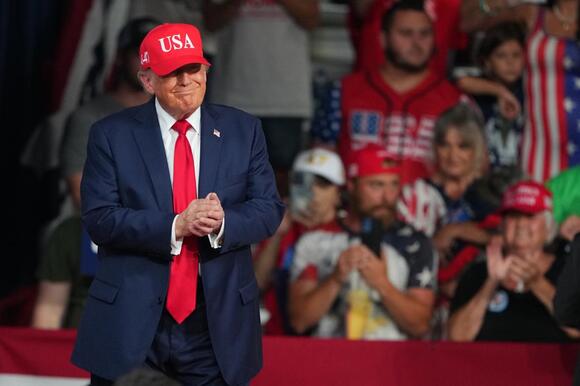 Trump eyes an October campaign rally — in Alabama - NewsBreak