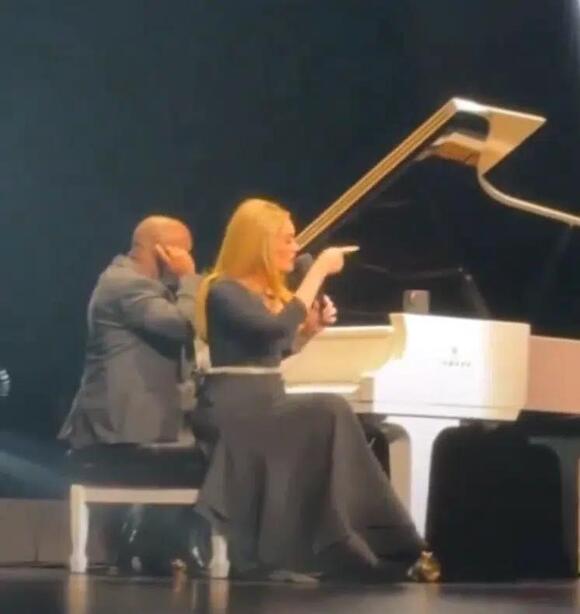 Adele Slams Audience Member For Booing Pride Month At Las Vegas Residency