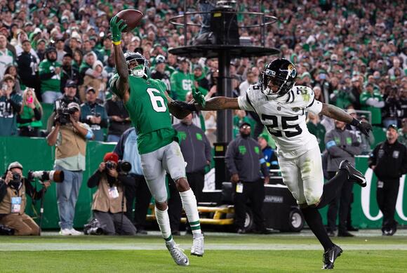 Philadelphia Eagles Forced to Delete this Viral Photo of DeVonta Smith's Package After Fans Flood Comments with Dirty Jokes - NewsBreak