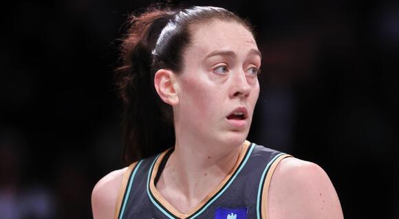 WNBA “Alley-Oop” Is Going Viral & Fans Are Tripping Out [VIDEO] - NewsBreak