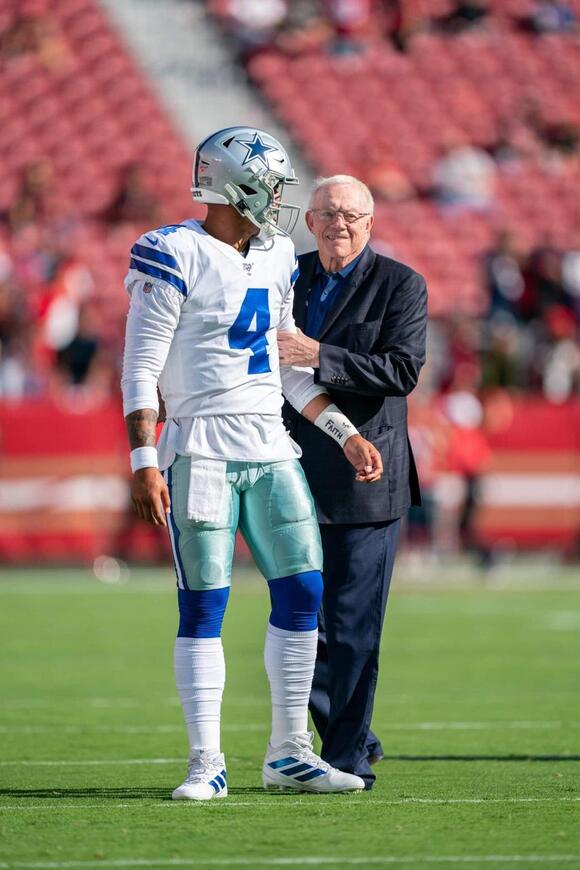 Former NFL QB Doesn't Hold Back on Criticism of Dallas Cowboys