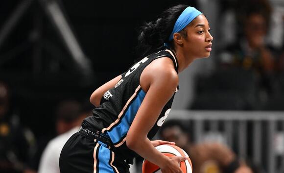 ‘Didn't Know C-Tier Players Would Qualify for WNBA Finals MVP’: Angel Reese Fans Poke Fun at Candace Parker Over Latest Endorsement Amid Dream Star's Red-Hot Run