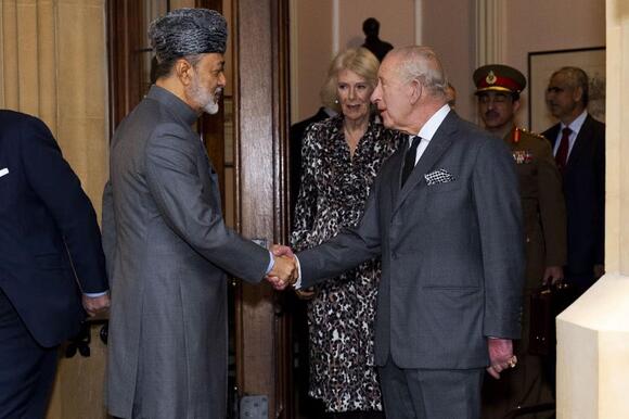 King bids farewell to Sultan of Oman after state visit