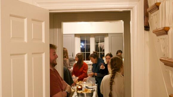 5 Polite Ways to Tell a Houseguest You're Not Serving a Second Meal ...