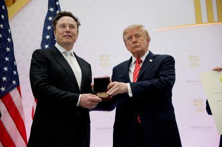 Analysis-Musk's political baggage clouds prospects for SpaceX-Tesla deal
