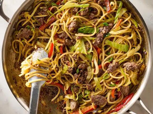 Sweet & Spicy Ground Beef and Cabbage Noodles - NewsBreak