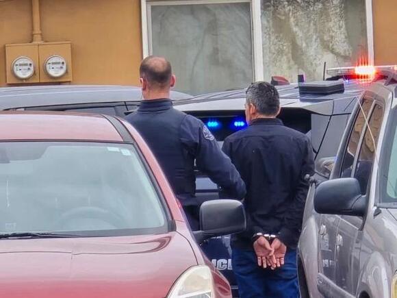 Pasco police arrest domestic violence suspect after standoff - NewsBreak