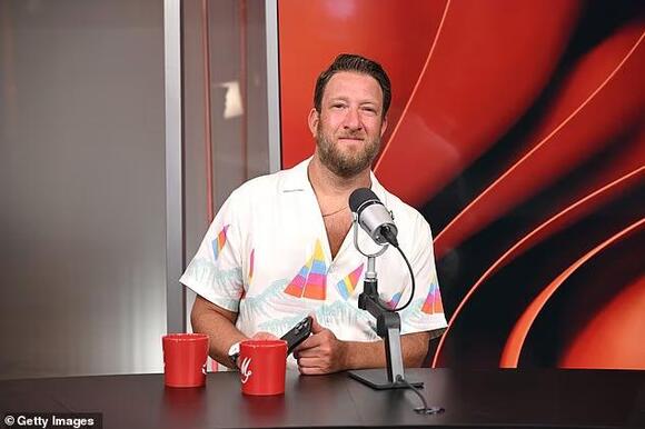 Dave Portnoy says Taylor Swift is the only reason Jason and Travis Kelce  keep raking in millions - NewsBreak