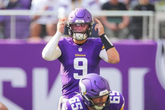 What Did Adam Thielen Notice About the Giants’ Reaction to J.J. McCarthy's Debut?