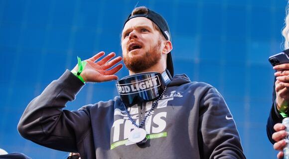 Photo Of Sam Darnold’s Wild New Hairstyle Has NFL Fans Losing It: “He’s ...
